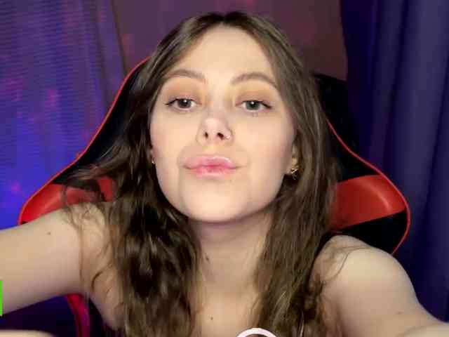Natural-babe666 webcam