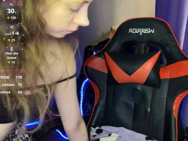 Natural-babe666 webcam