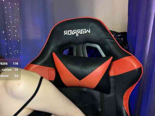 Natural-babe666 webcam