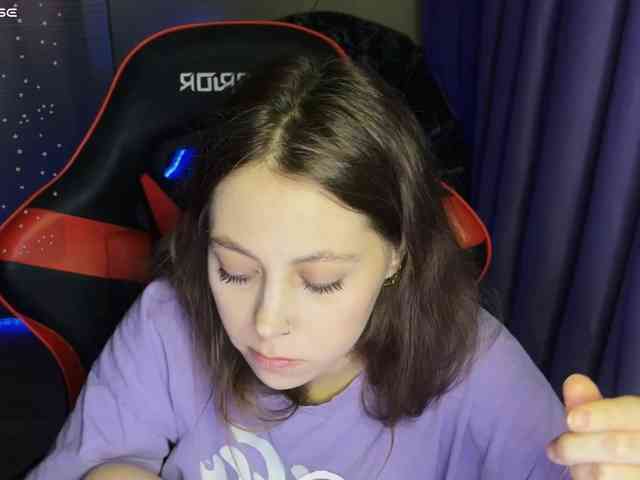 Natural-babe666 webcam