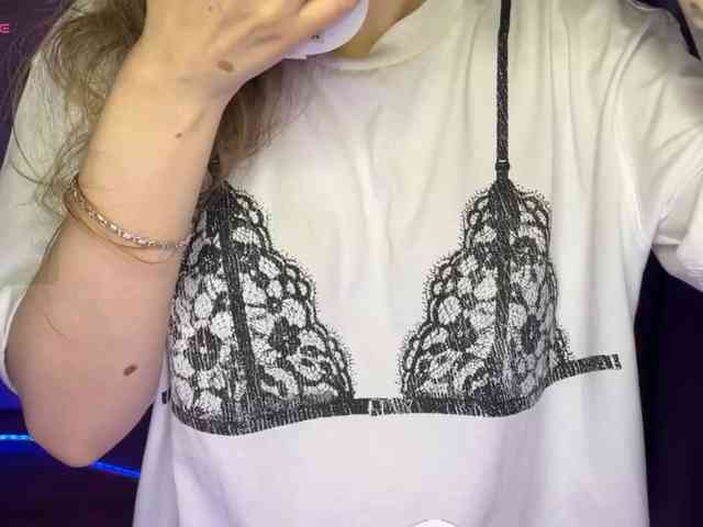 Natural-babe666 webcam