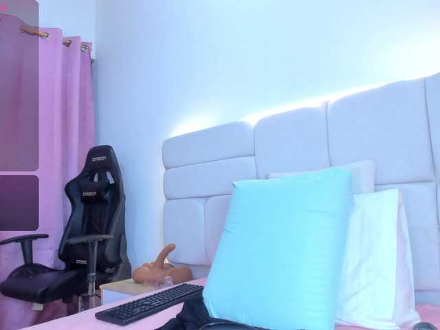 LiaaGenner live cam on BongaCams