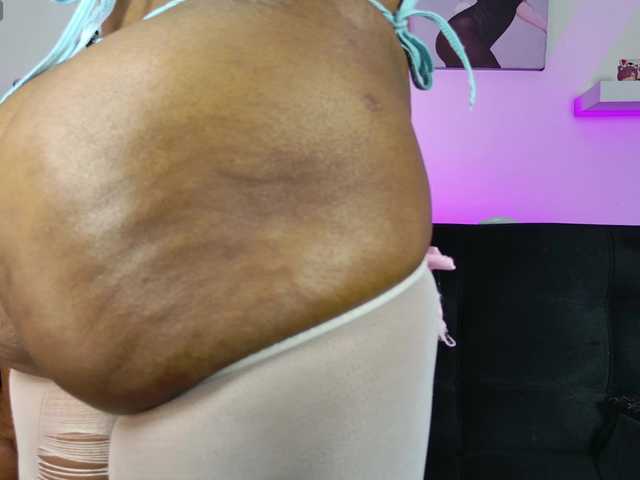 kary-bunny3 live cam on BongaCams