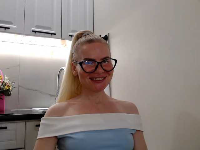 miss-1m, live now on BongaCams