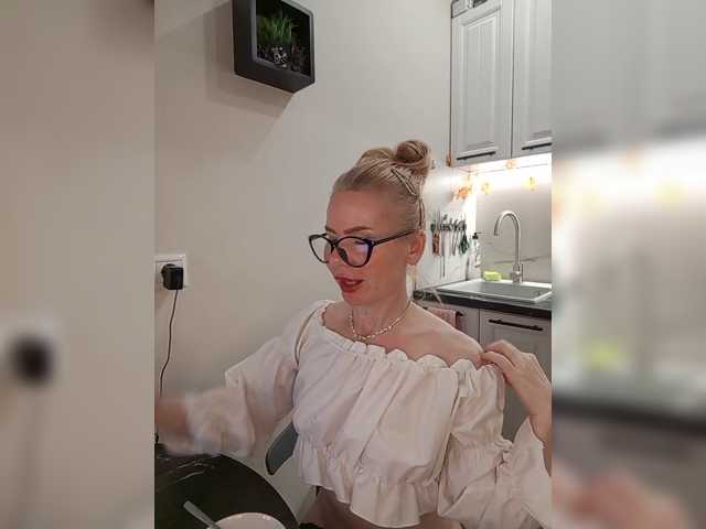 miss-1m live cam on BongaCams