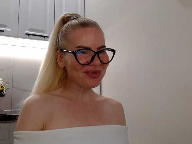 miss-1m, en directo ahora en BongaCams