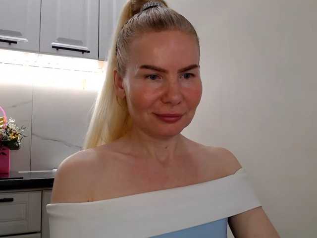 miss-1m, en directo ahora en BongaCams