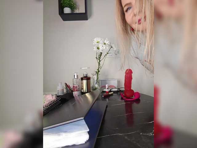 miss-1m's BongaCams show and profile