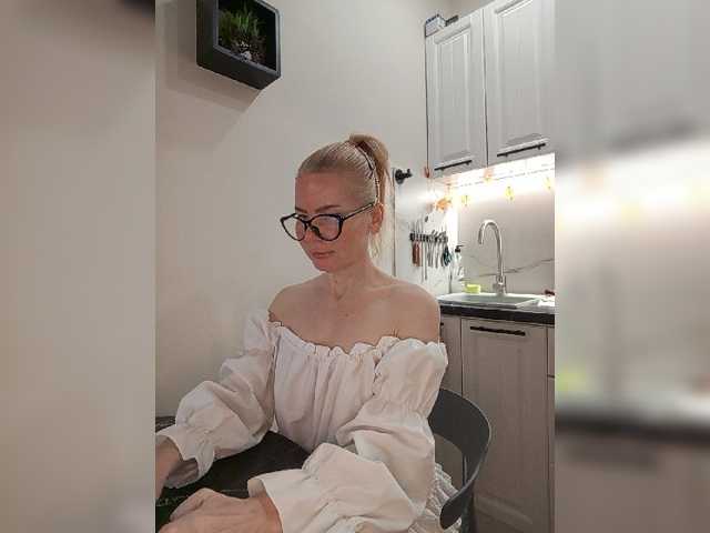 WomenS live cam preview