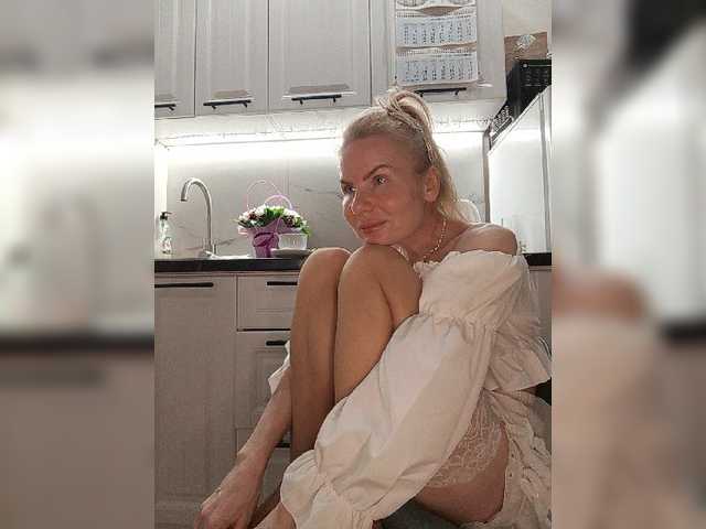 WomenS live cam preview