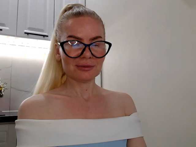 miss-1m, live now on BongaCams