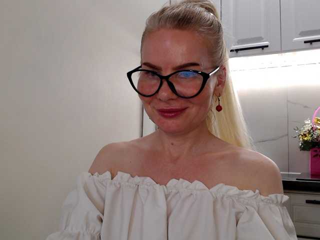 miss-1m live cam on BongaCams