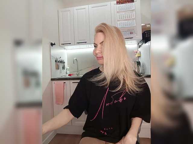 miss-1m's BongaCams show and profile