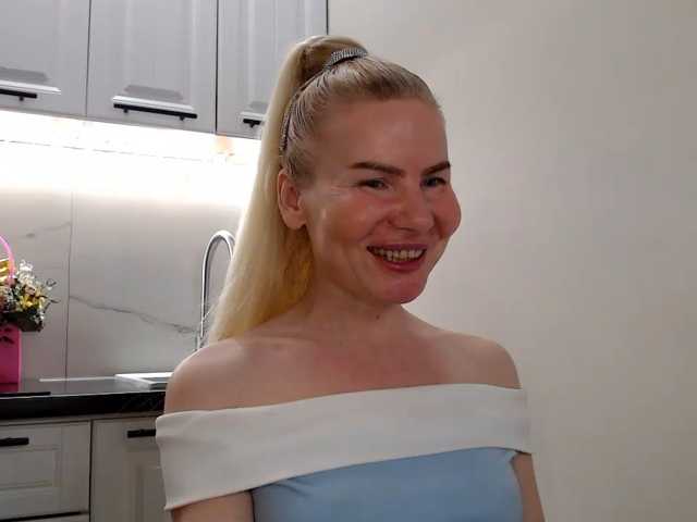 miss-1m, en directo ahora en BongaCams
