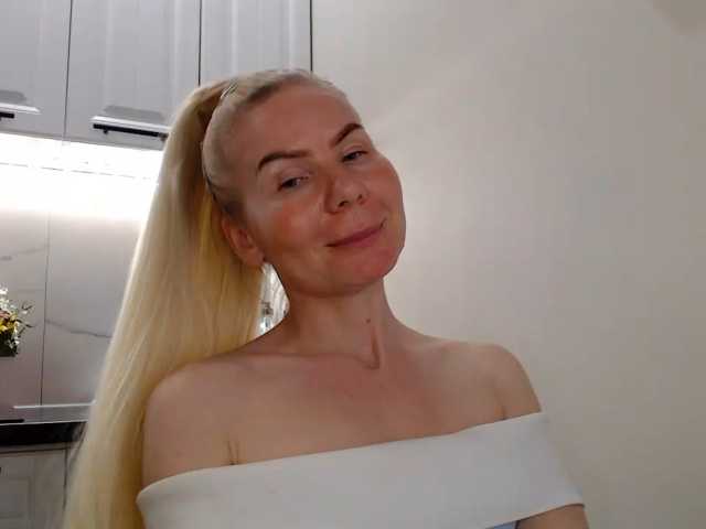 miss-1m, en directo ahora en BongaCams