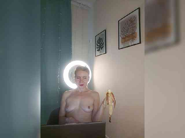 WomenS webcam