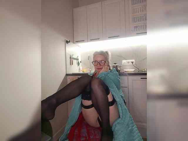 CheapSlutOnline webcam