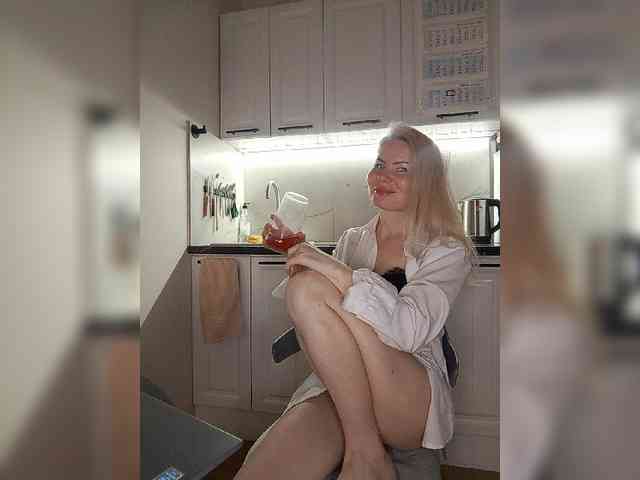 WomenS webcam