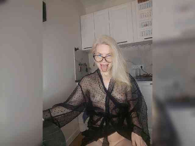 CheapSlutOnline webcam