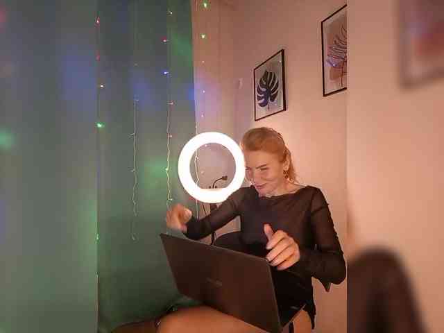 WomenS webcam