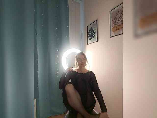 WomenS webcam