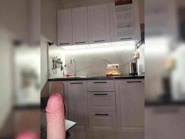 CheapSlutOnline webcam