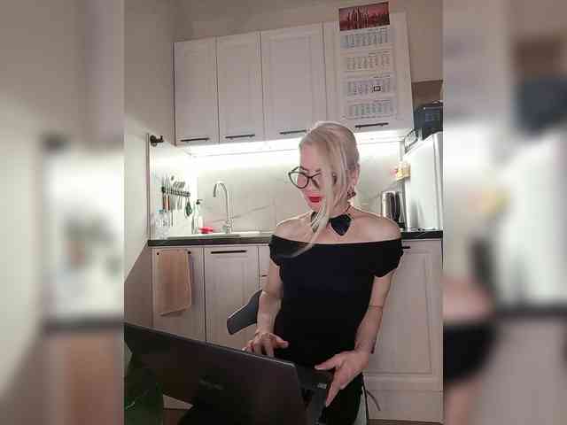 CheapSlutOnline webcam
