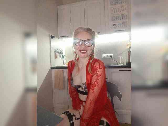 CheapSlutOnline webcam