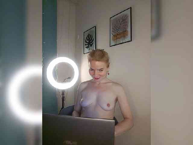 WomenS webcam
