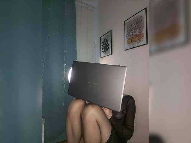 WomenS webcam
