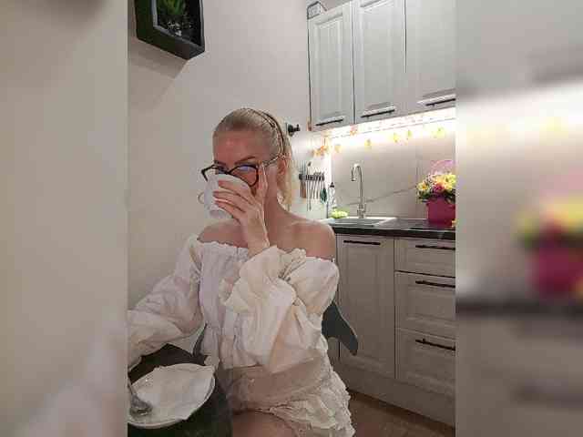 WomenS webcam