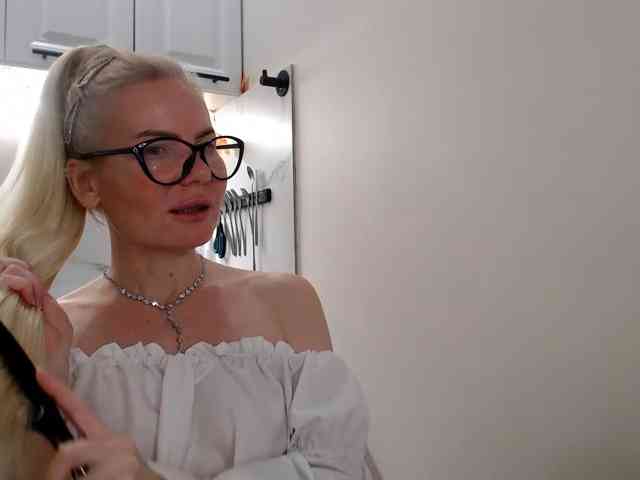 WomenS webcam