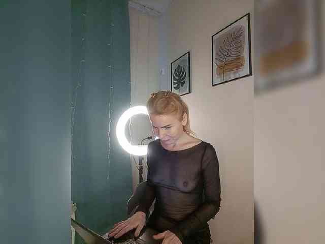 WomenS webcam