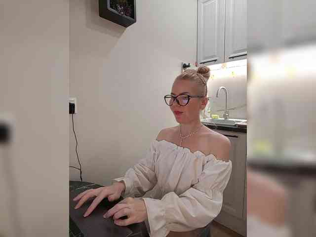 WomenS webcam