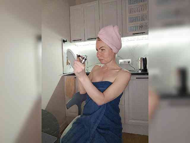 WomenS webcam