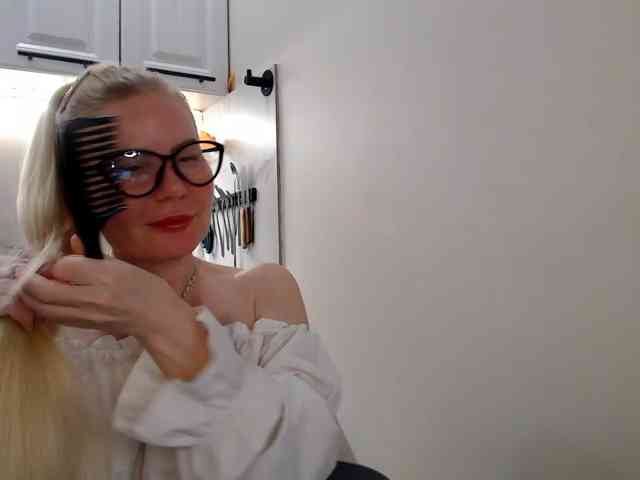 WomenS webcam