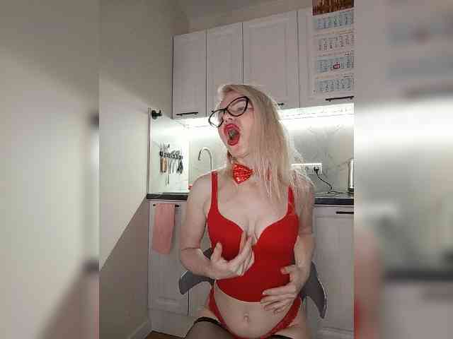 Model: CheapSlutOnline