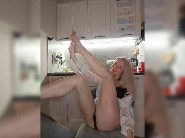 CheapSlutOnline webcam