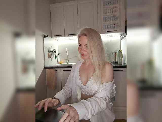 WomenS webcam