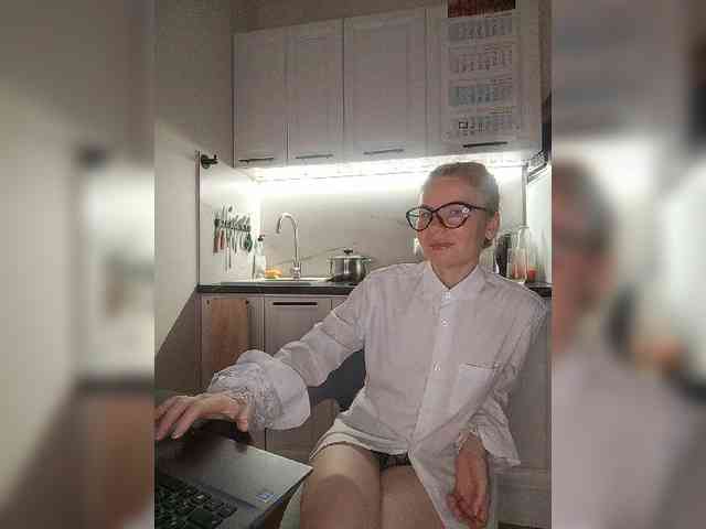 WomenS webcam