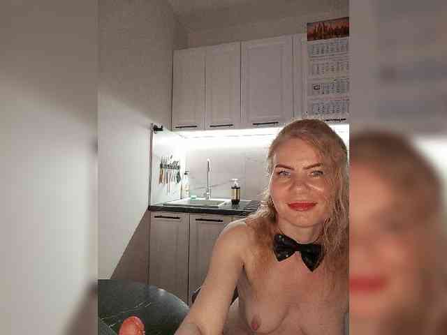 WomenS webcam