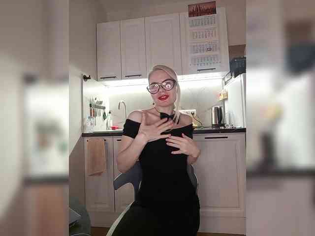 CheapSlutOnline webcam
