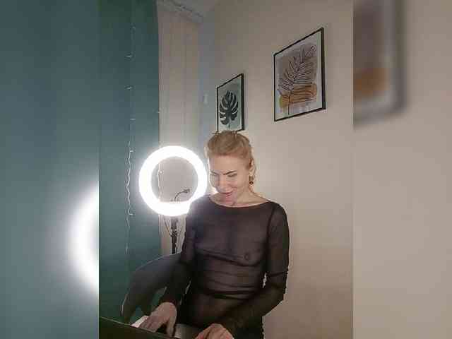 WomenS webcam