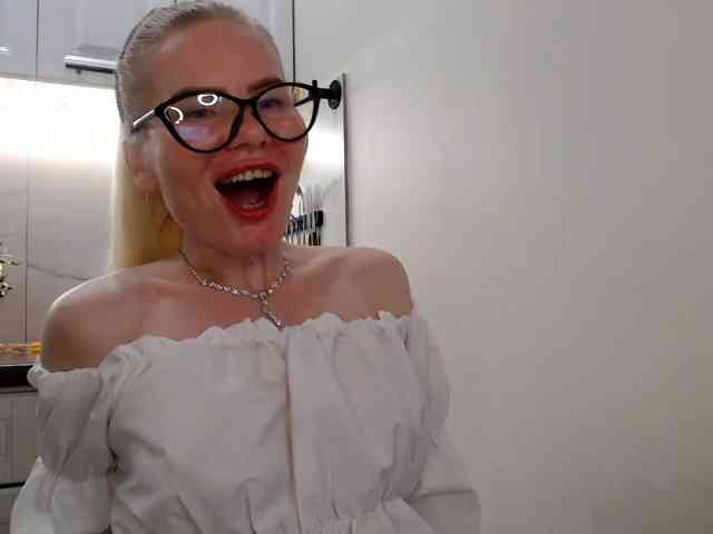 WomenS webcam