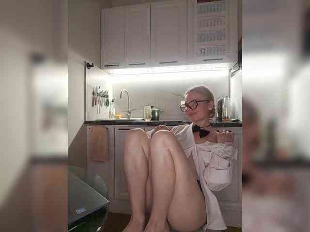 WomenS webcam