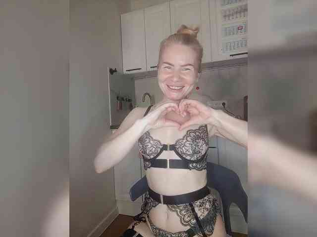 MrMrsLoungeSexBar webcam