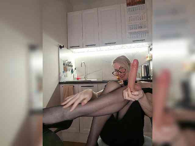 CheapSlutOnline webcam