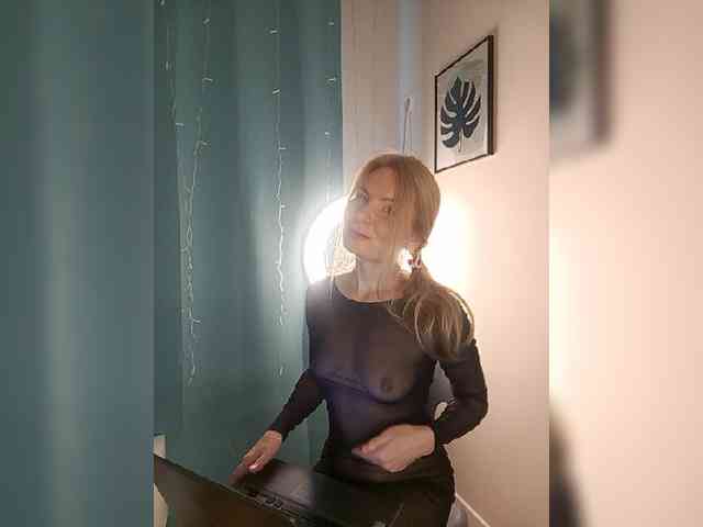 WomenS webcam