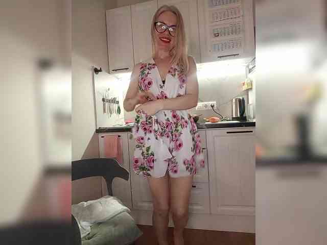 CheapSlutOnline webcam