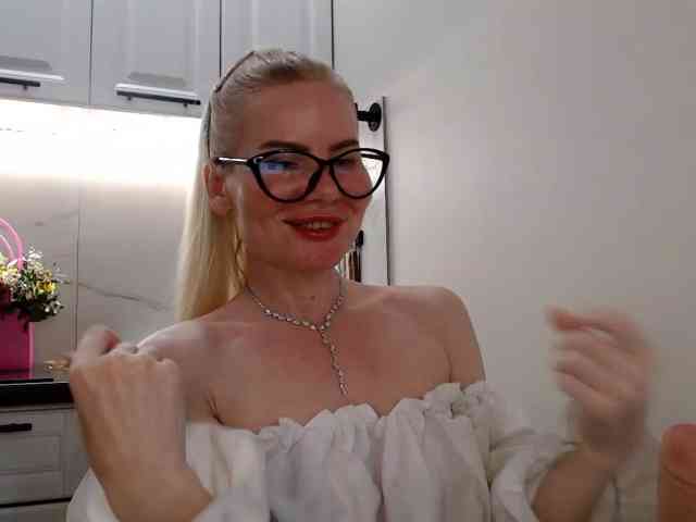 WomenS webcam
